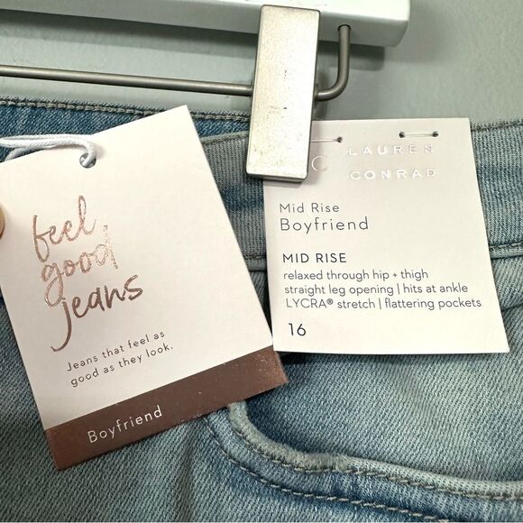 LC Lauren Conrad women’s 16 Mid Rise slim Boyfriend jeans light blue rip at knee - Picture 3 of 10